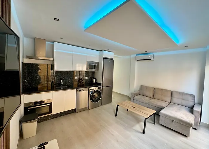 Aljaima I Center And Apartment