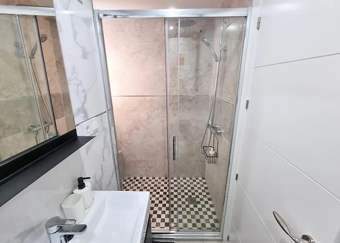 Aljaima I Center And Apartment