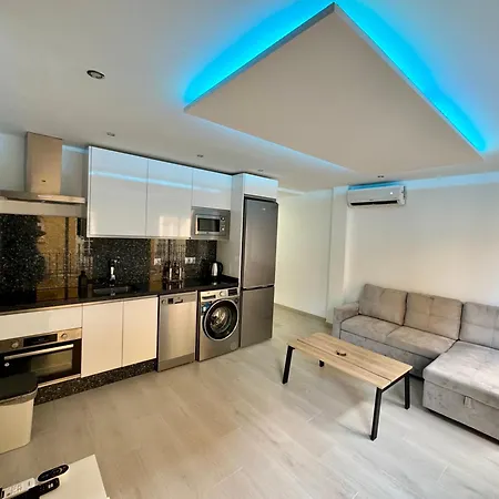 Aljaima I City Center And Beach Apartment
