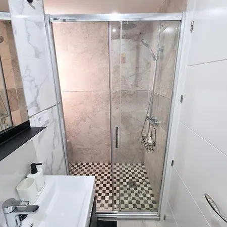 Aljaima I City Center And Beach Apartment